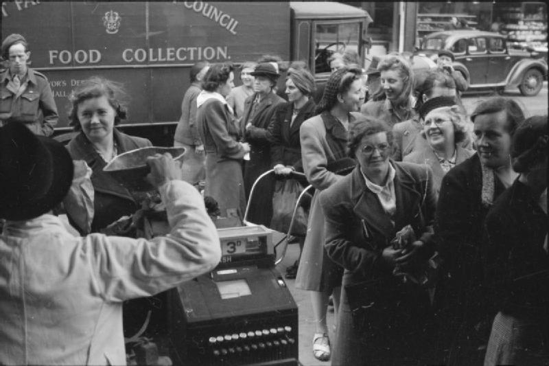 Britain_Queues_For_Food-_Rationing_and_Food_Shortages_in_Wartime,_London,_England,_UK,_1945_D24986