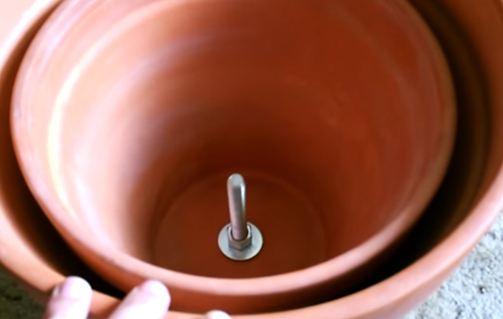 Clay-Pots-Stacked
